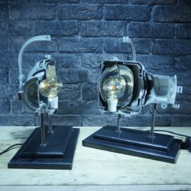 Patt 23 Theatre Cross-Section Lamp on stand 02